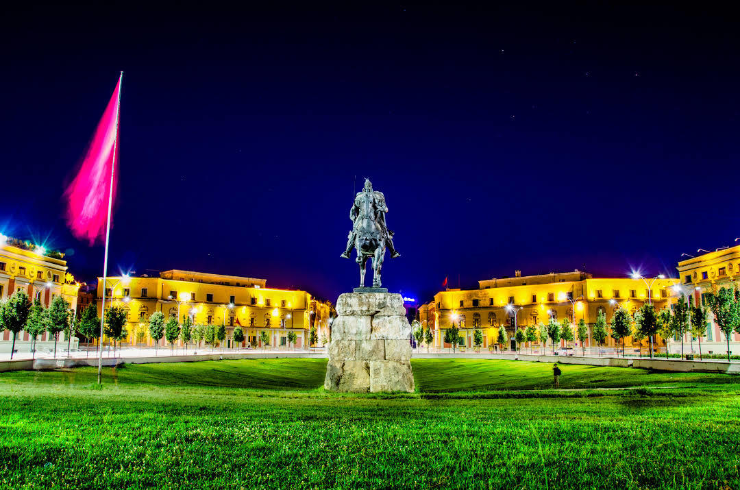 Plaza Skanderbeg